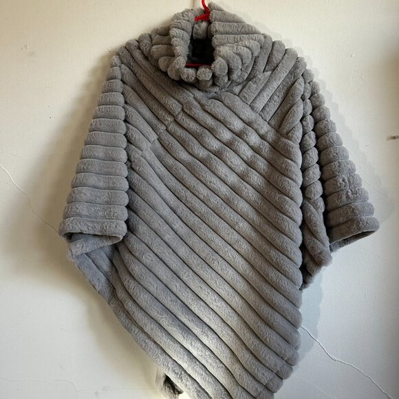 None Sweaters - *LIKE NEW* Incredibly Soft Faux Mink Fur Poncho (Gray, OS)
